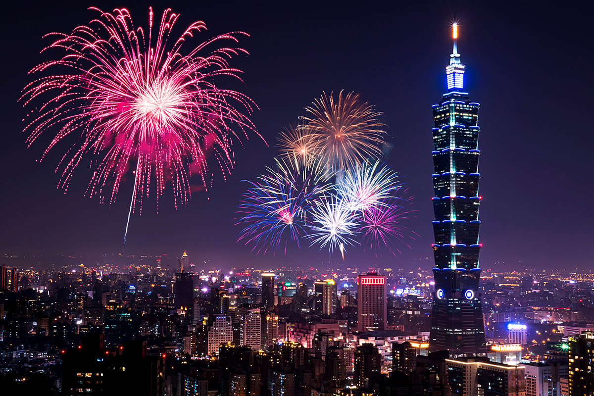 Taipei-101-Fireworks-over-Taipei-101.jpg